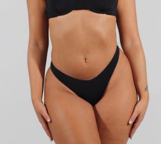 ALL BLACK BIKINI BOTTOM